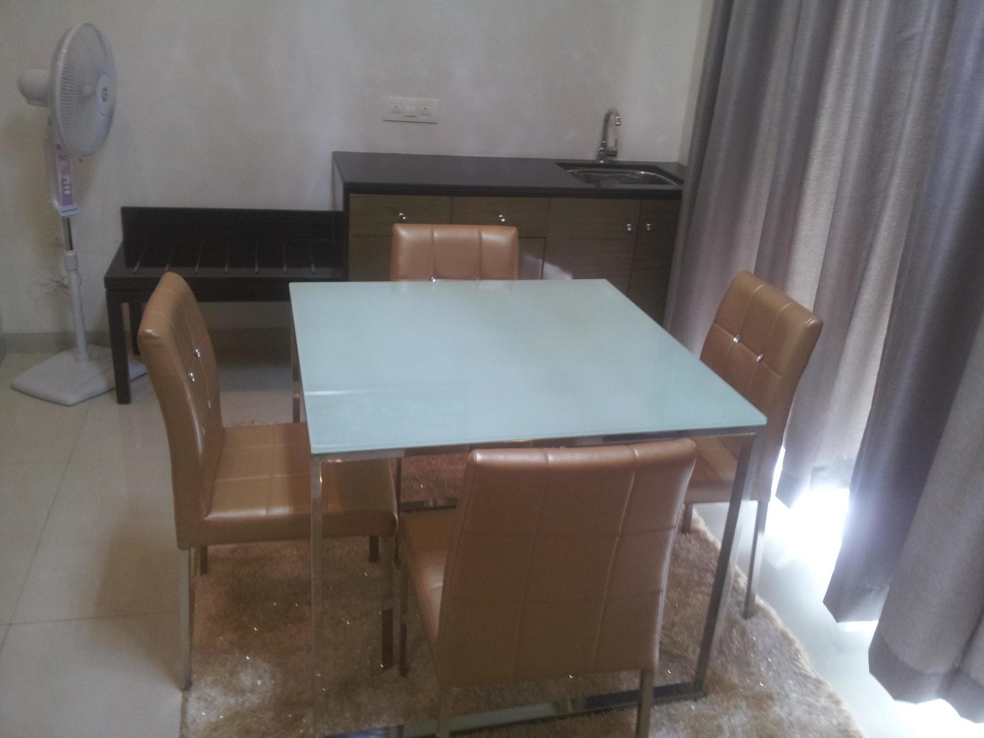 Saffron Hotel Jālna Екстериор снимка