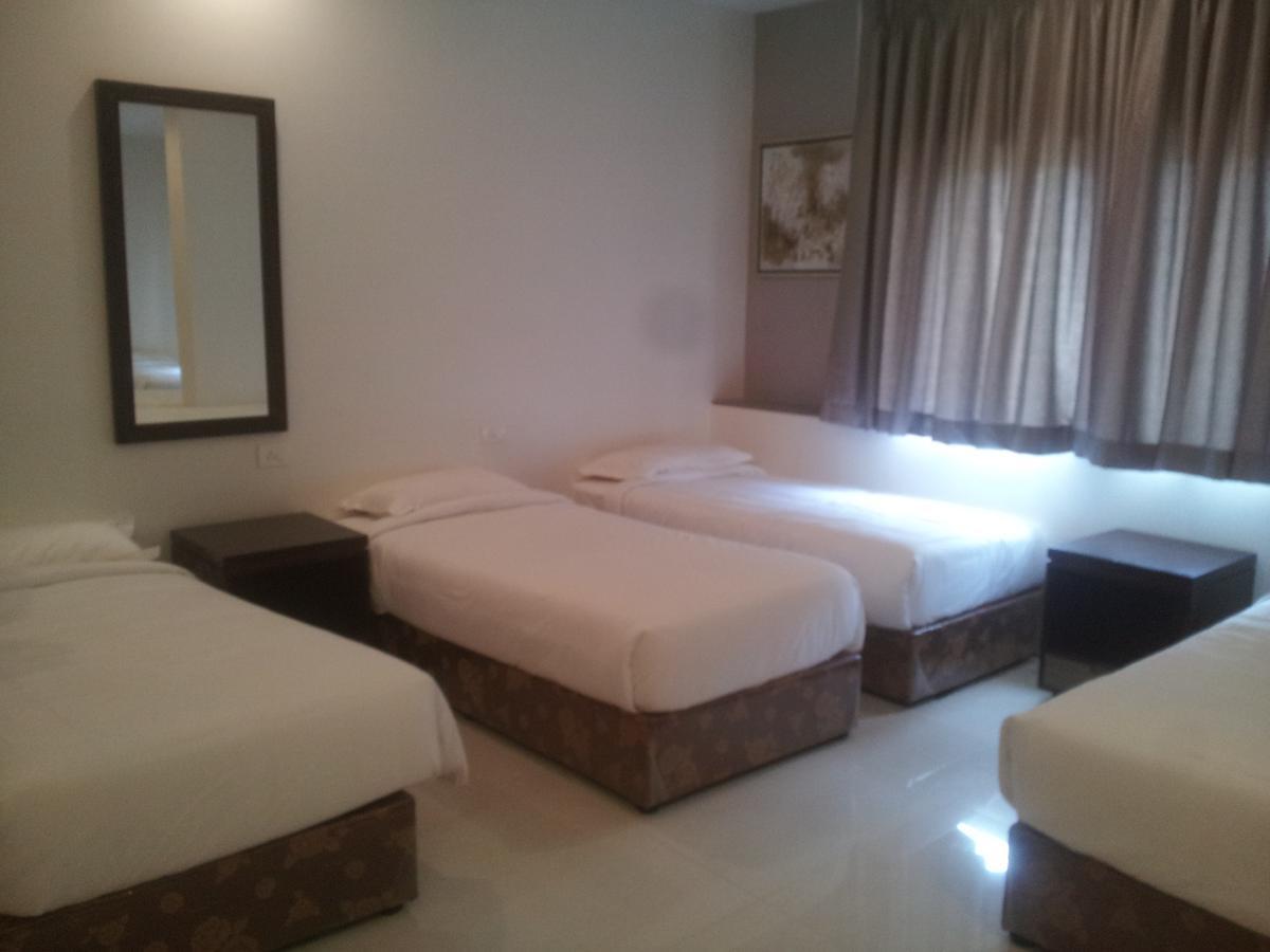 Saffron Hotel Jālna Стая снимка